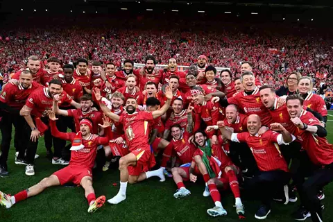 صباحك أوروبي.. موسم تاريخي في ليفربول.. مستقبل أنشيلوتي.. ولفتة وفاء